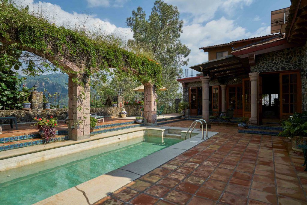 Villa patio image