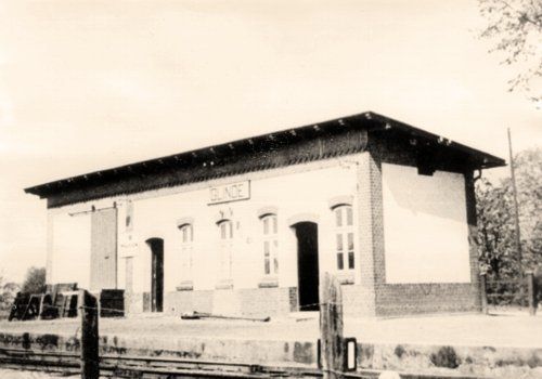 Hier geht es zum Bahnhof