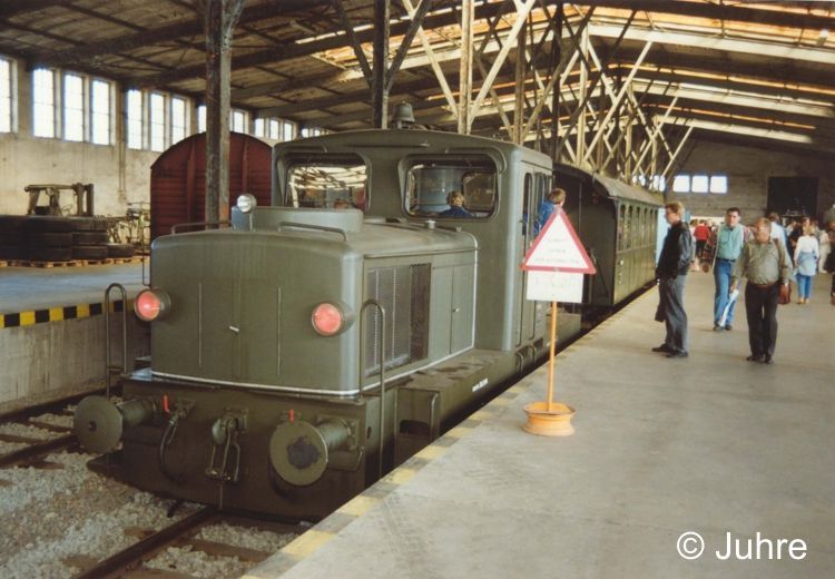 Jung R 42 C und GE 47 im 'Bahnhof'