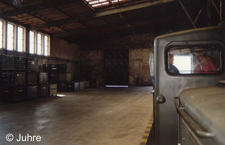 Jung R 42 C und GE 47 im 'Bahnhof'