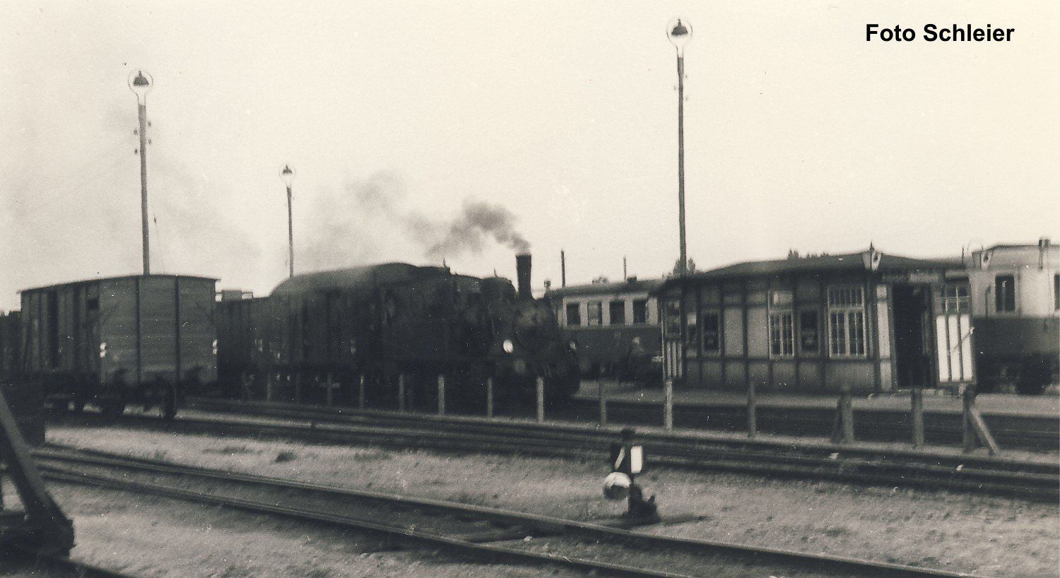 Kreisbahn Lok Nr. 4 und BGE Triebwagen im Bhf Billbrook