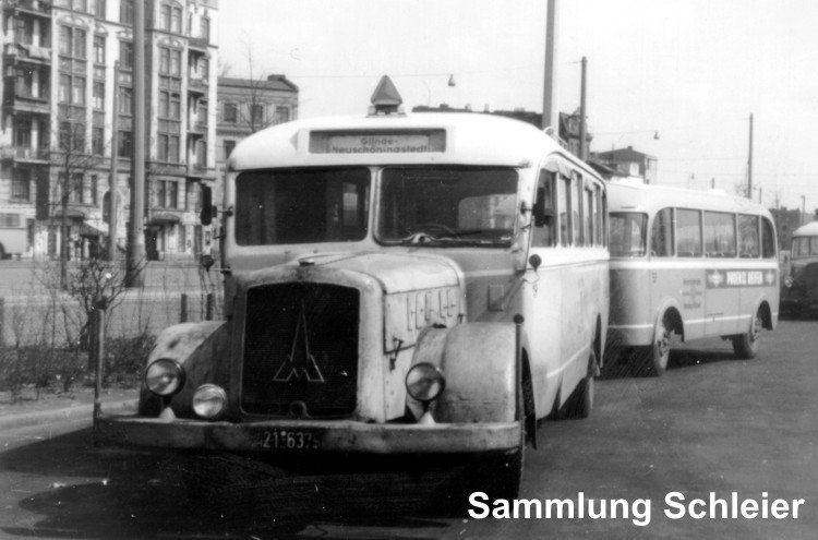 Bus Nr. 19 Anhänger Nr. 57
