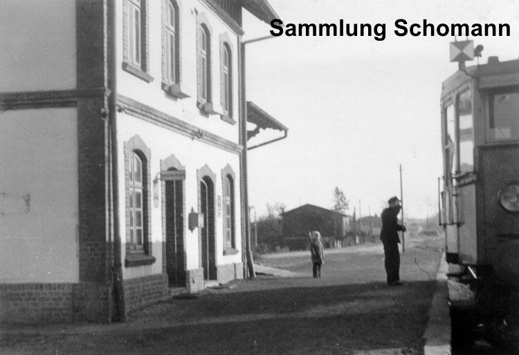 Bahnhof Hoisdorf mit Motortriebwagen