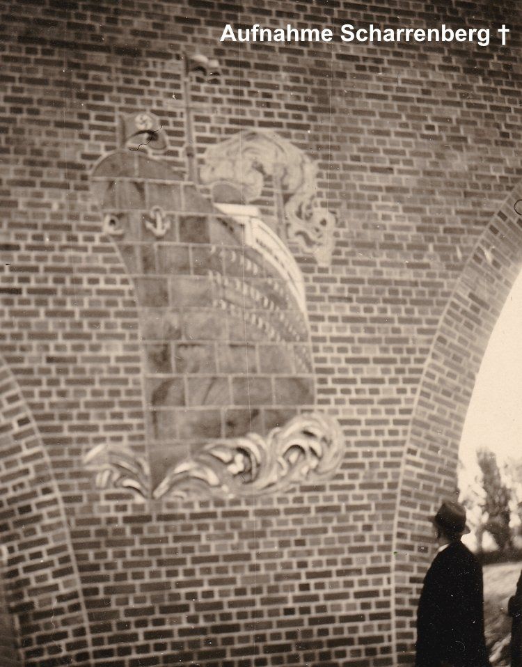Schiffsrelief im Pfeiler der Brücke am Katzenberg
