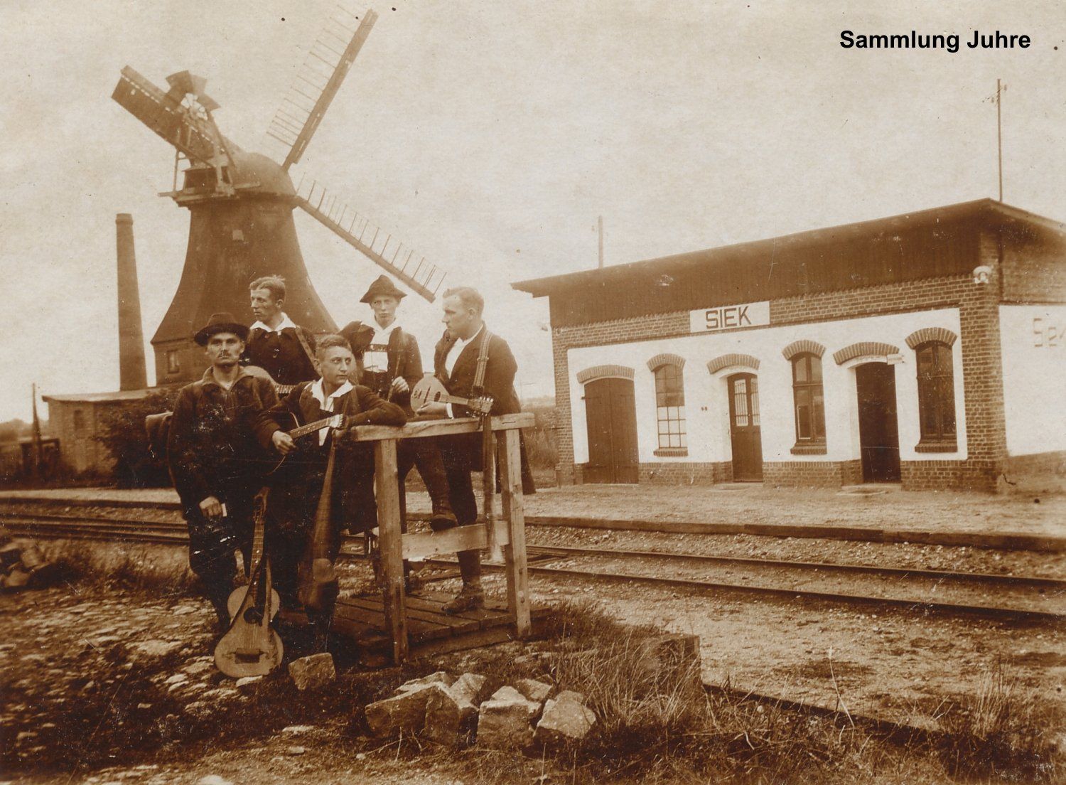 'Die Wandervögle' vor Siek Bhf um 1920