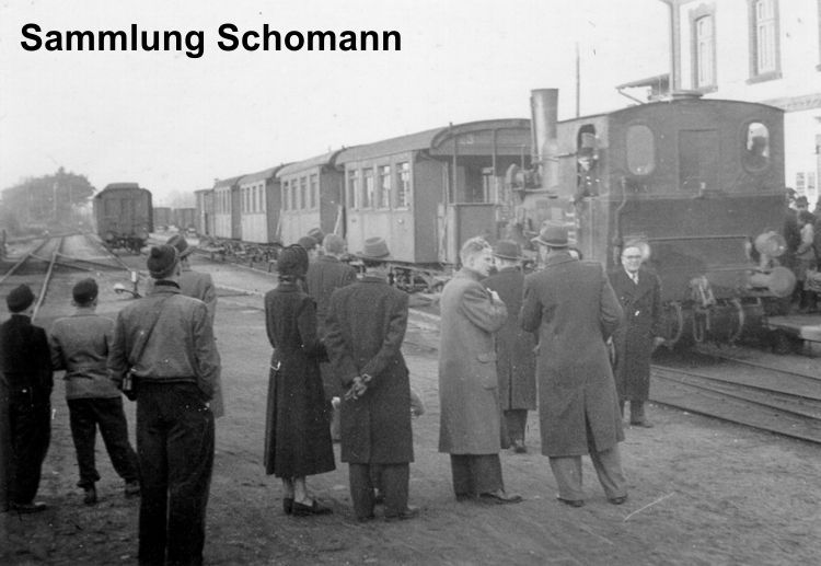 Ankunft letzter Personenzug im Bhf Trittau