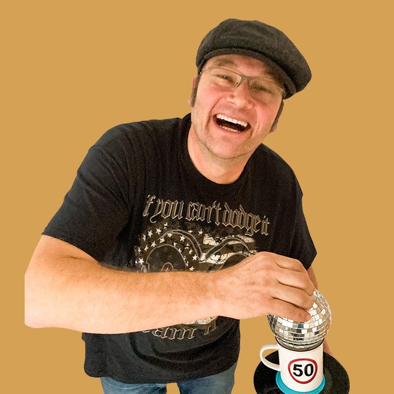 DJ Eddie Bond präsentiert euch den Tanztee DJ Eddie Bond präsentiert euch den Tanztee