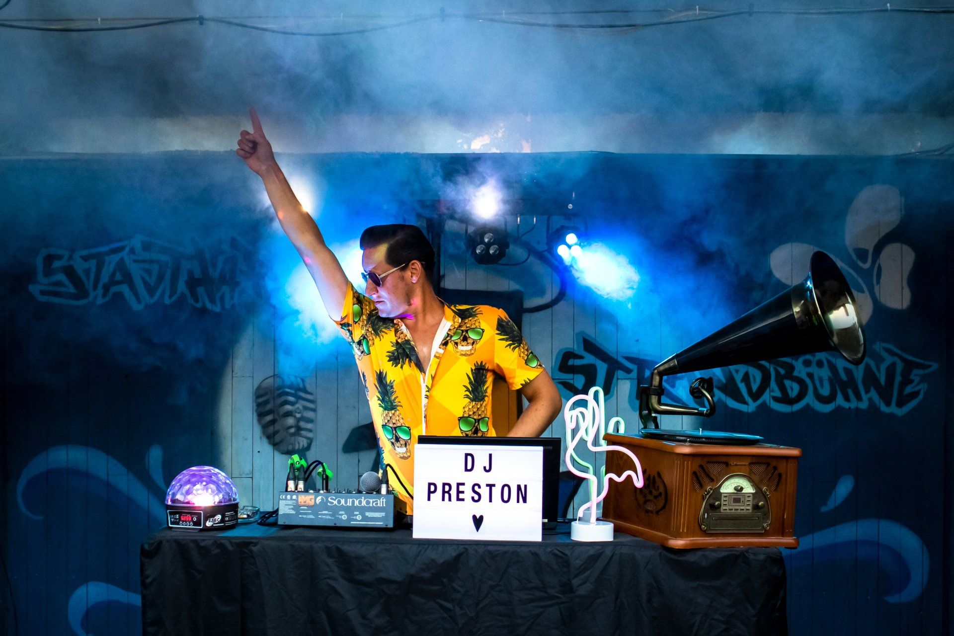 DJ Preston Rock 'n' Roll Music live