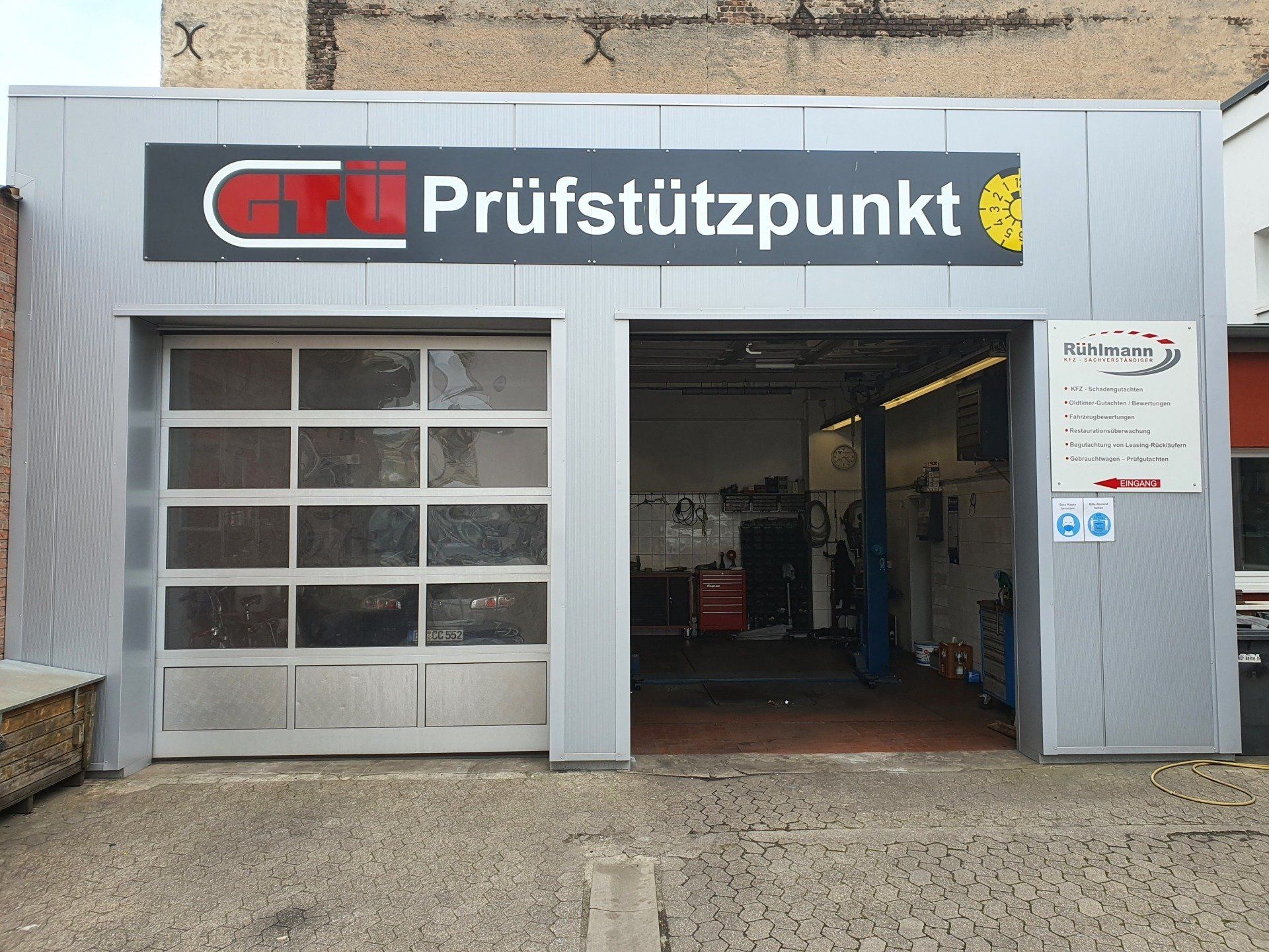 Die Prüfhalle des GTÜ Prüfstützpunktes