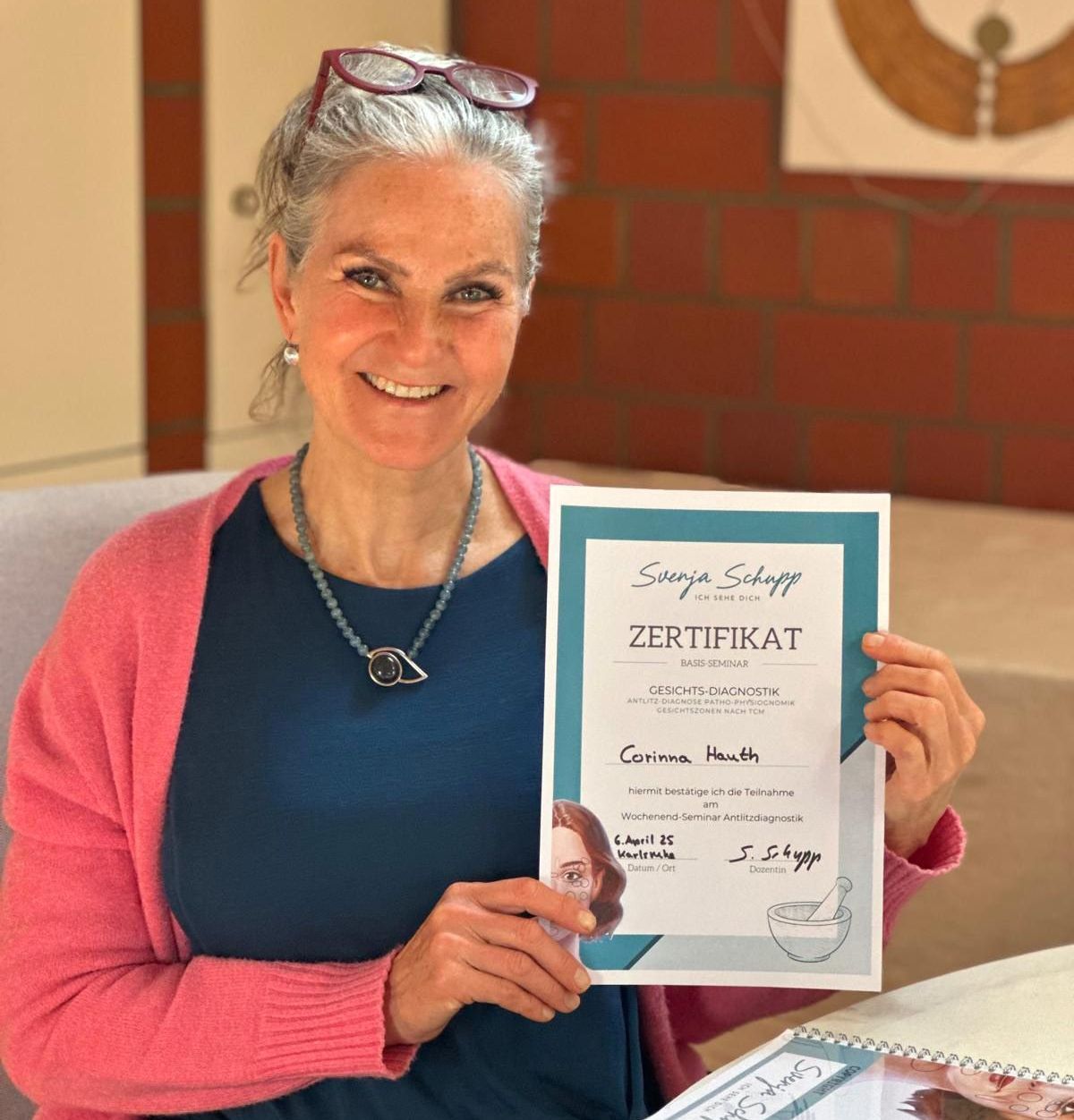 Corinna Hauth zertifizierte Fachkompetenz Gesichtsdiagnostik