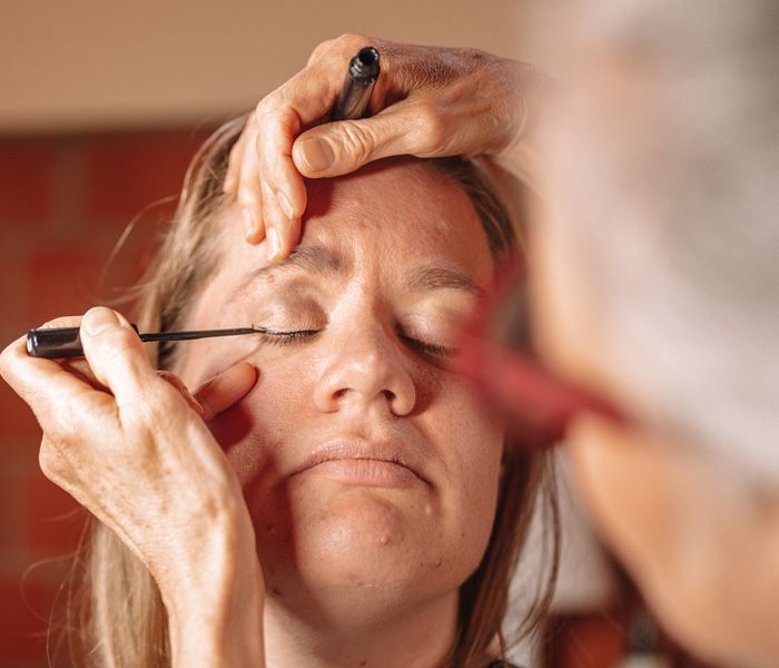 WAHRE SCHÖNHEIT KOMMT VON INNEN - ABER EIN BISSCHEN MASCARA SCHADET AUCH NICHT