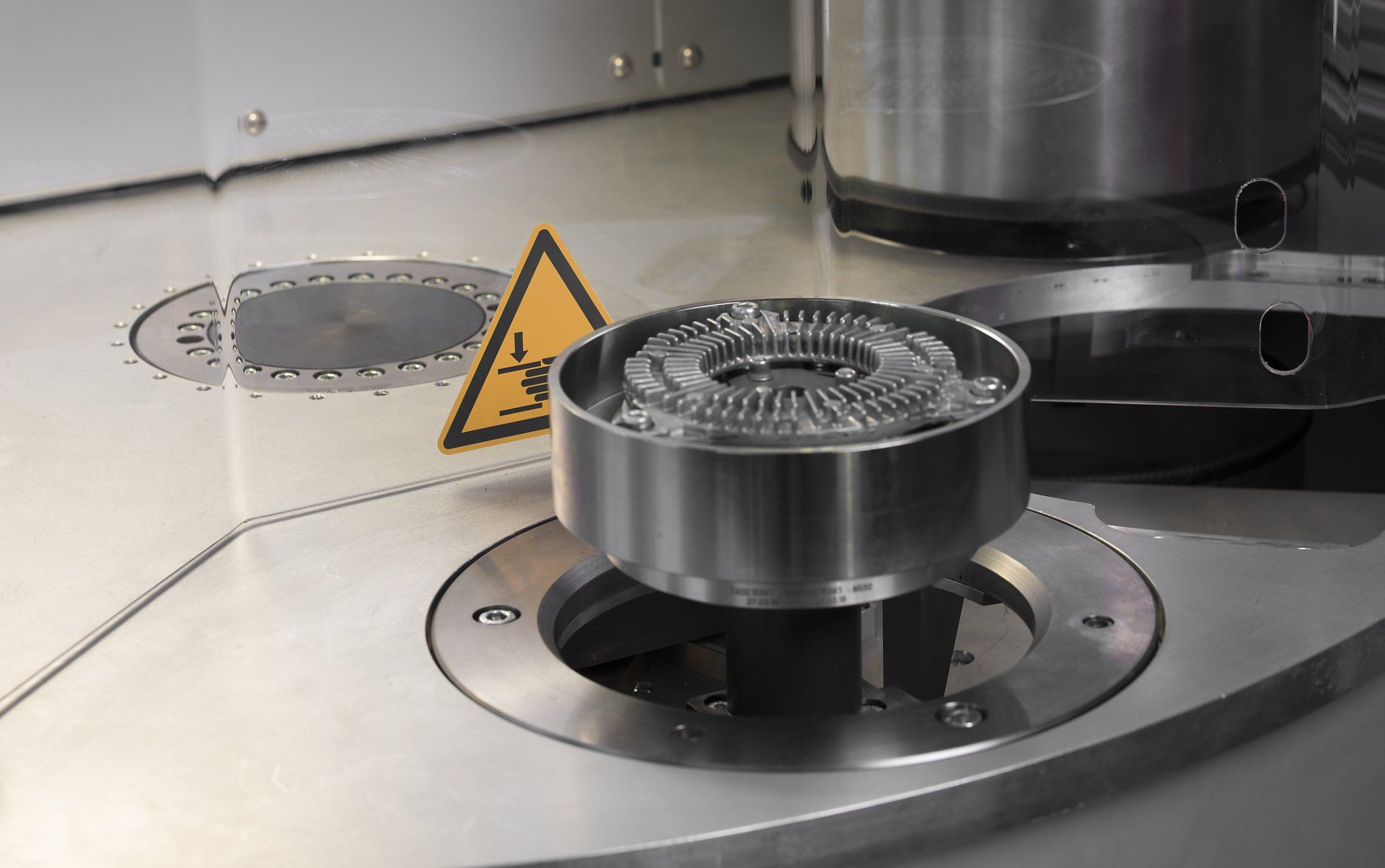 DILEIMA Maschinenbau Filterpapierklebemaschine