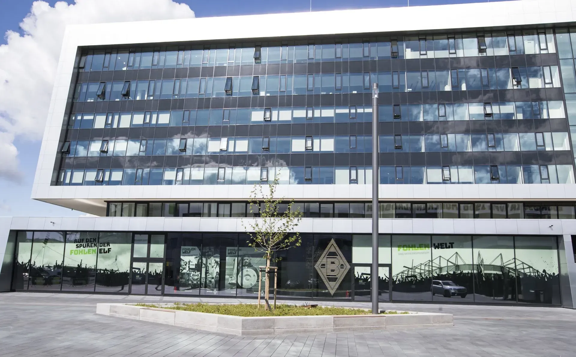 Fohlen Welt Außen-Gebäude