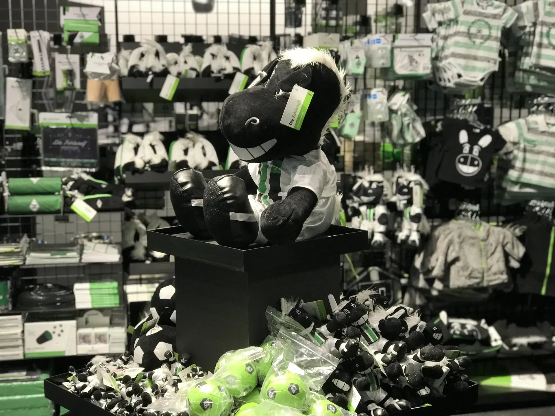 Maskottchen Jünter und weitere Fanartikel