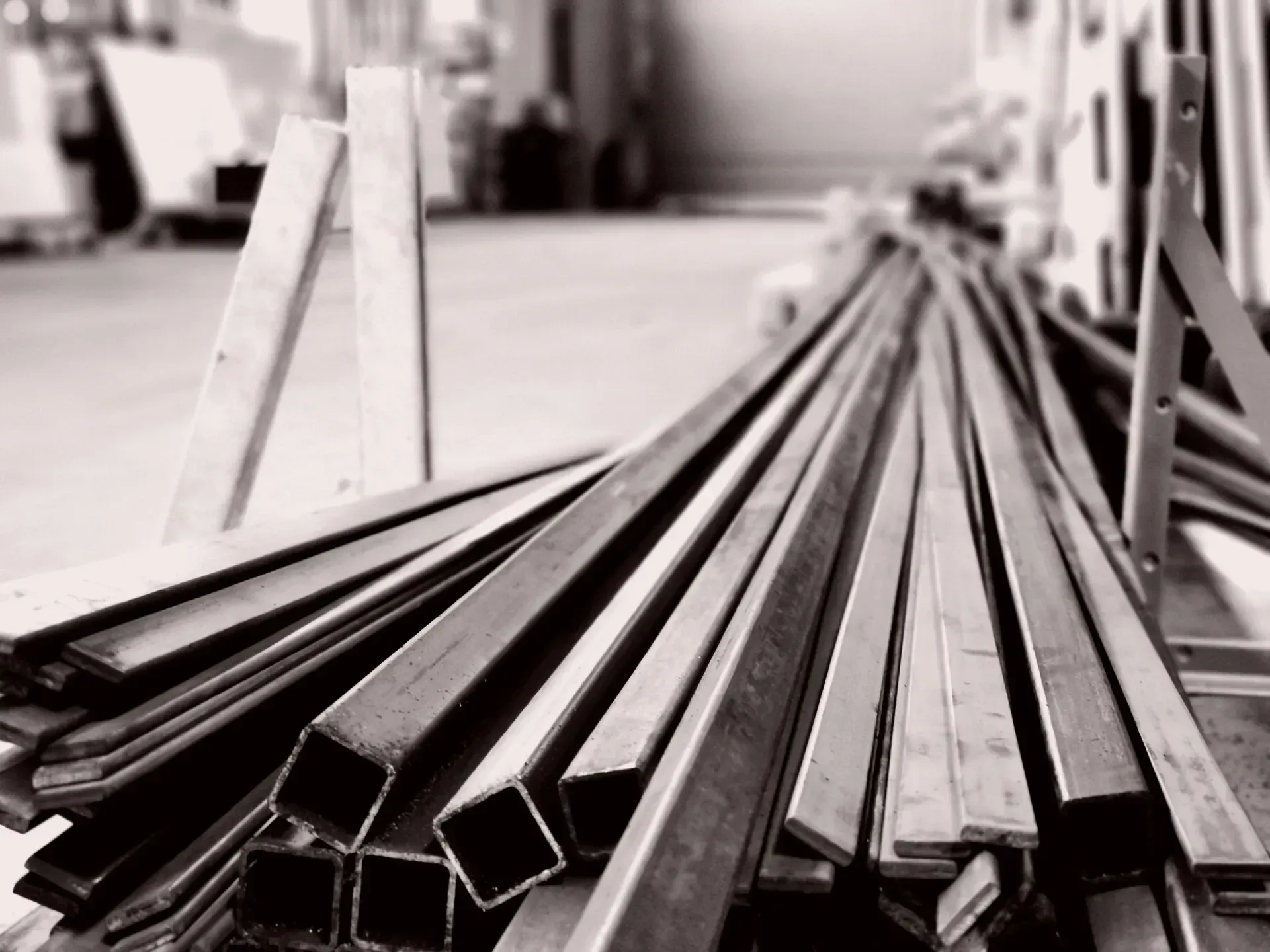 gestapelte Metallstangen