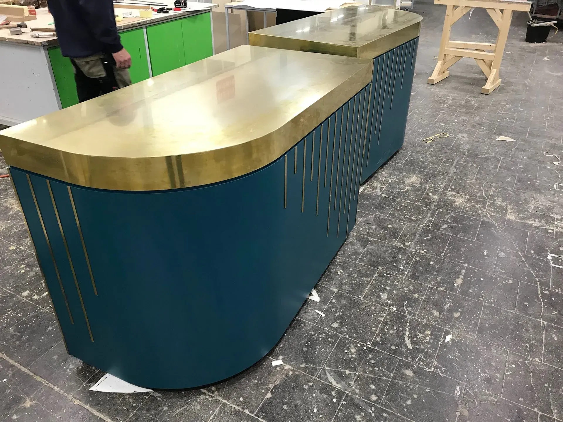 Tresen Elemente in blau/gold