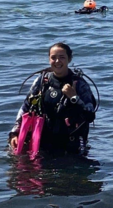 C Guía de buceo con tubo y guía de grupo snorkel en cabo de ga Centro de buceo en Cabo de Gata SEA&SUN bucear en Almería cursos de buceo inmersiones