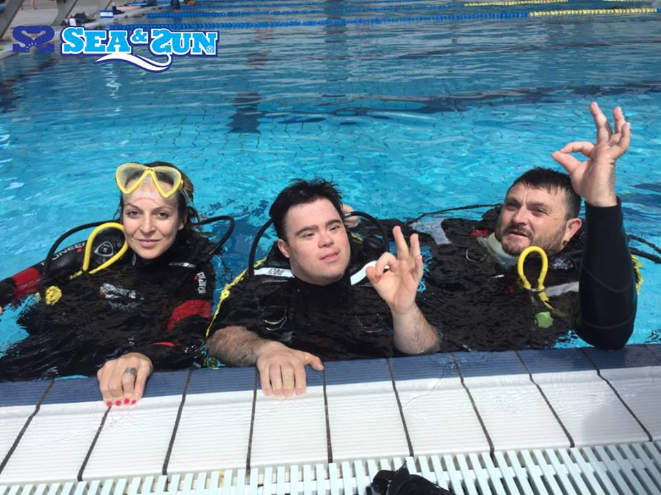Buceo Minusvalidos discapacitados buceo sindrome de down sordo mudos Buceo adaptado en centro de buceo en cabo de Gata SEA&SUN Diving Center Scuba diving in spain almeria