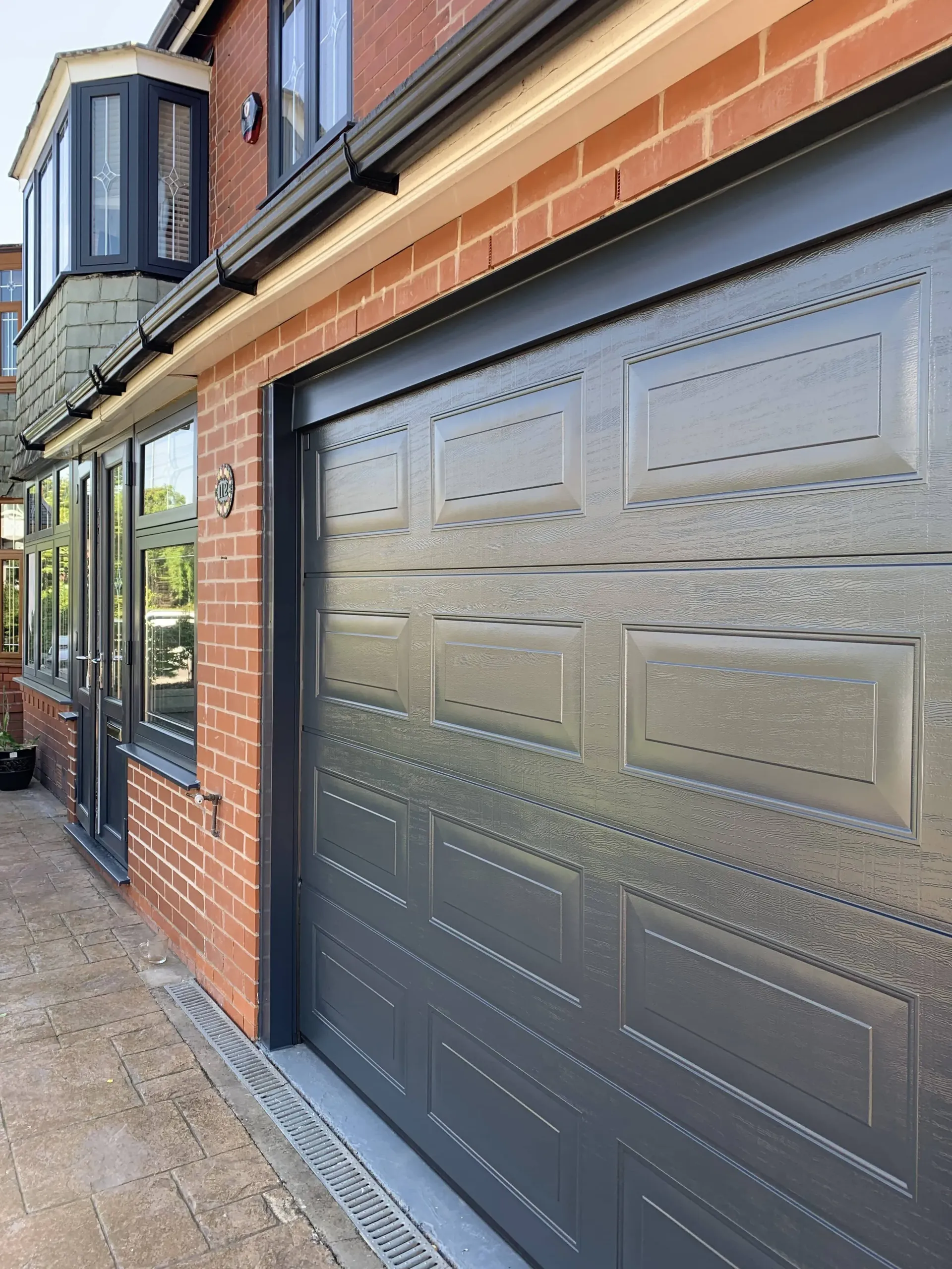 Garage door spray painted antrhacite grey