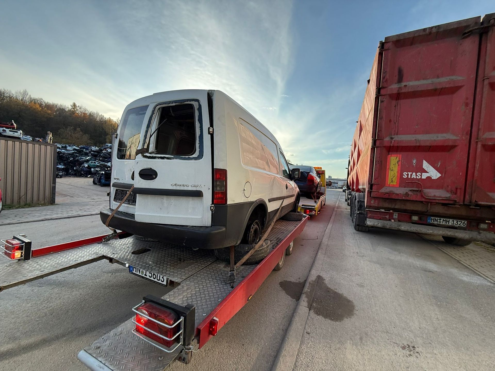 Transporter abgeschleppt von der A 81