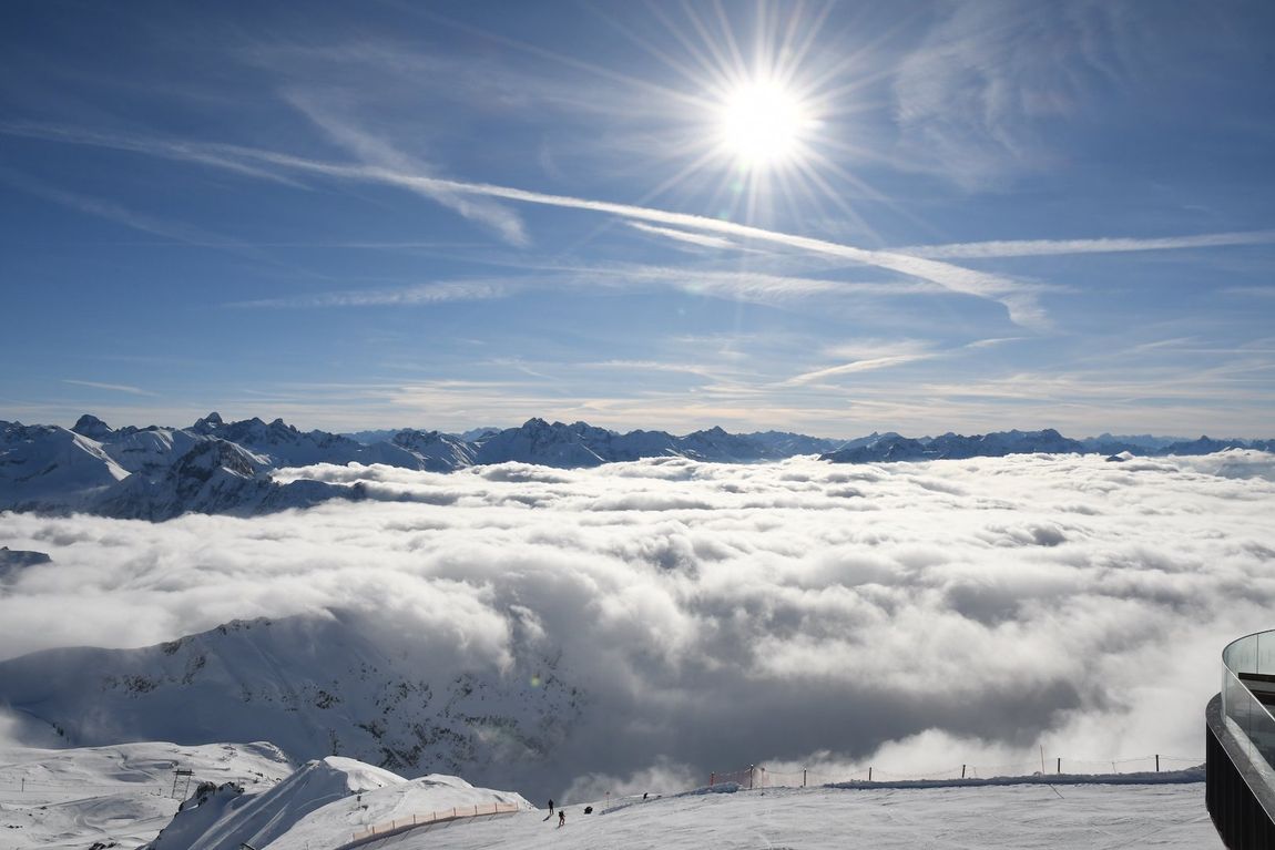 Wintersport-Erlebnis in den Alpen. Mach Alpensport zu deinem Sport. Verleih Equipment Wintersport