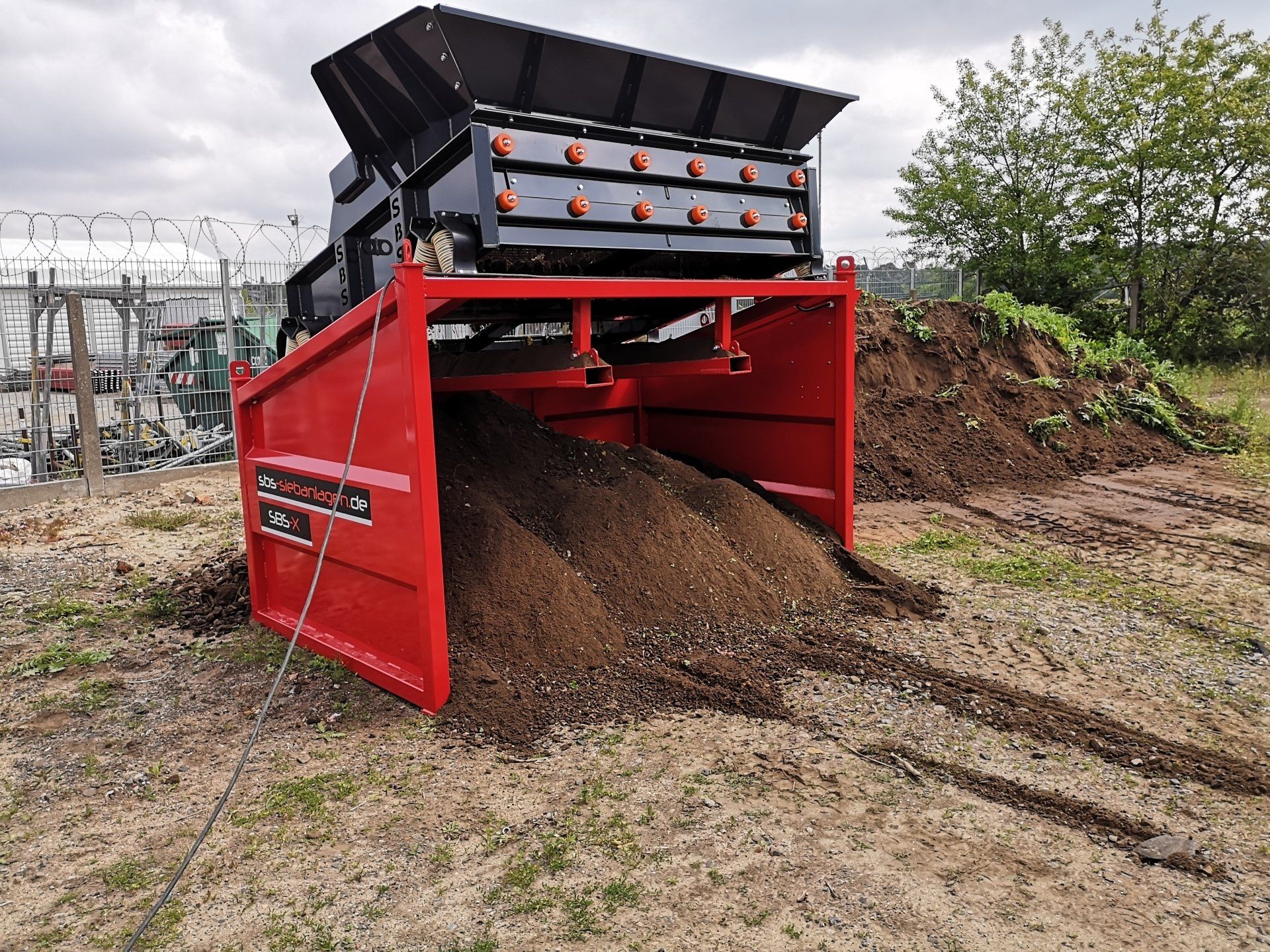 mutterbodensieben kleinesiebanlage rotesiebanlage siebanlagefürerde siebanlagefürbauschutt siebanlagefürerde siebanlagefürsand siebanlagefürkies siebanlagefürsteine siebanlagefürkompost siebanlagefürgrünschnitt siebaanlagefürrecylingmaterial siebanlagefürhackschnitzel siebanlagefürbauabfall siebanlagefürschlacke siebanlagefürkohle siebanlagefürglas