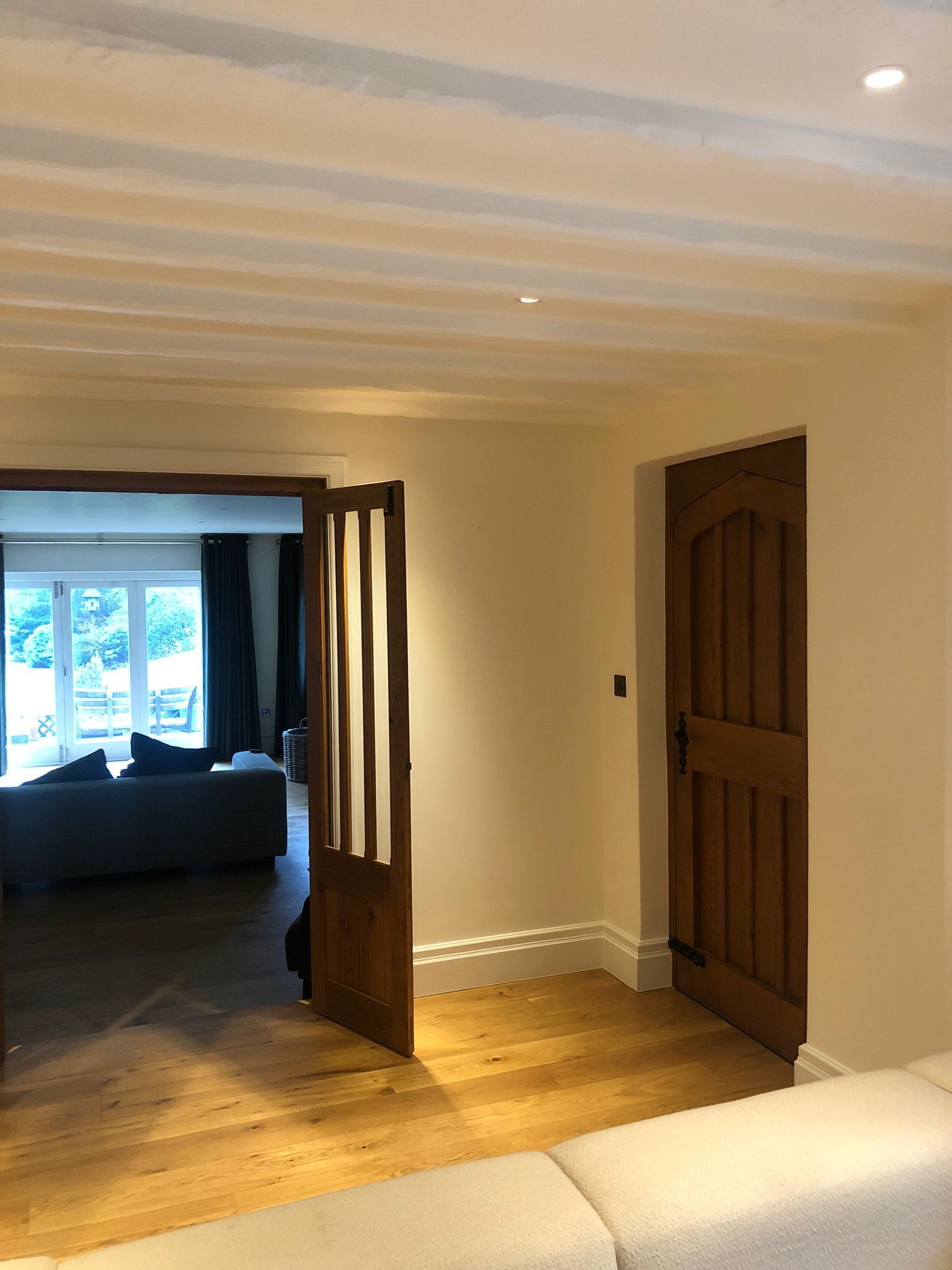 Professional painting and decorating services in Totnes