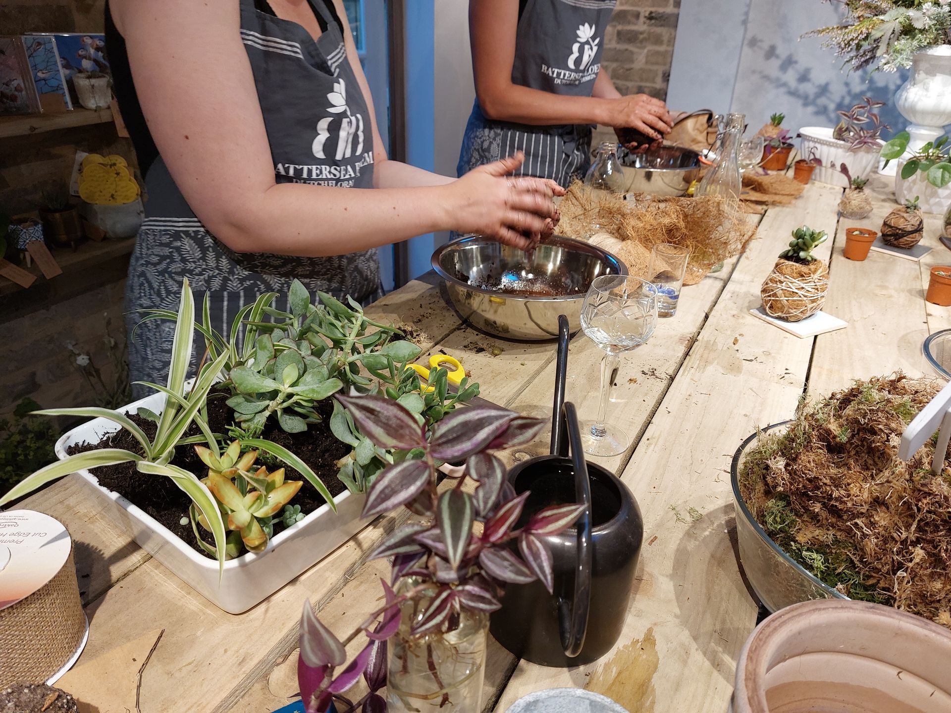 Cambridge Flower school
Botanical Workshops Cambridge
Cambridge Floristry Workshops
Sustainable Flower Workshops