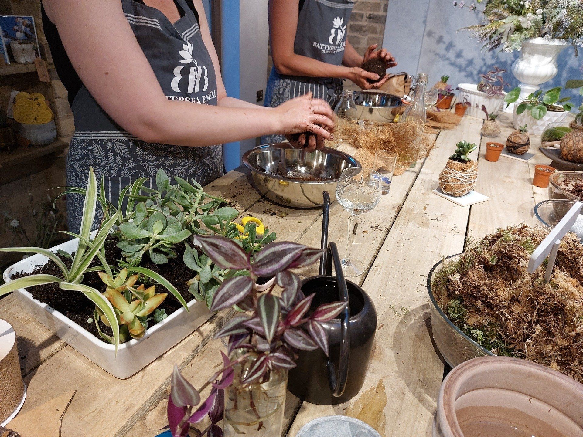 Cambridge Flower school
Botanical Workshops Cambridge
Cambridge Floristry Workshops
Sustainable Flower Workshops
Plant Workshops