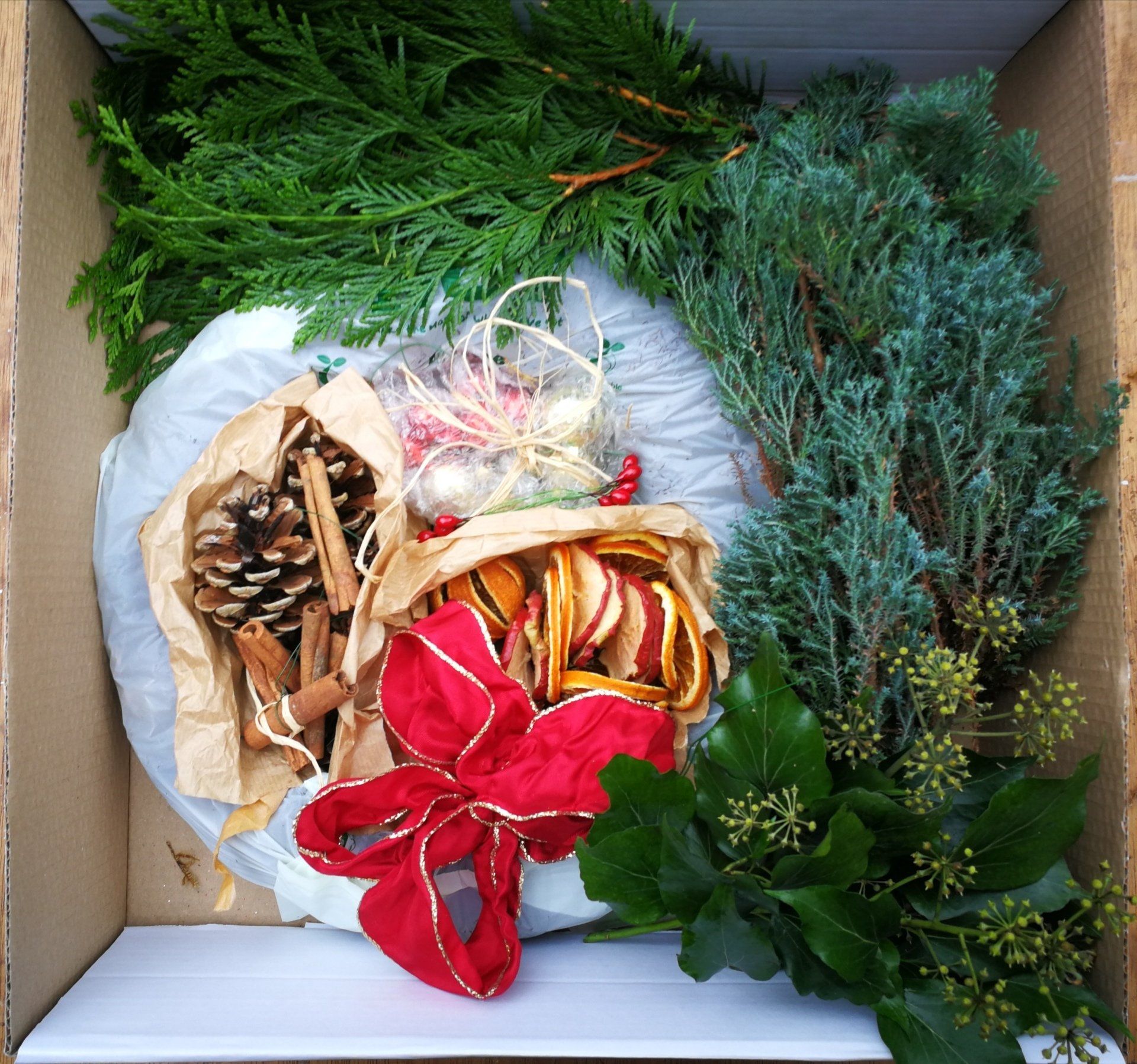 Cambridge Flower school
Botanical Workshops Cambridge
Cambridge Floristry Workshops
Sustainable Flower Workshops
Christmas Wreath Workshops
Cambridge Wreath Workshop
Cambridge Christmas Wreath
DIY Table Arrangement Boxes