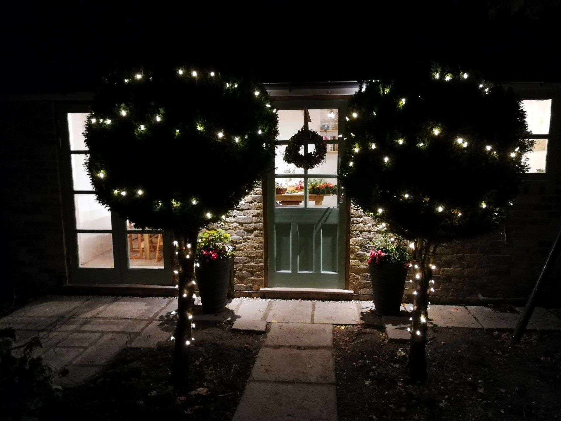 Cambridge Flower school
Botanical Workshops Cambridge
Cambridge Floristry Workshops
Sustainable Flower Workshops
Christmas Wreath Workshops
Cambridge Wreath Workshop
Cambridge Christmas Wreath
Air plant workshops