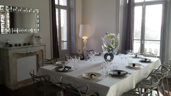 La Villa Margot, face Marques Avenue Romans : des salles à manger privées pour vos repas de famille, mariage, anniversaire, bapteme, communion près de Valence dans la Drôme