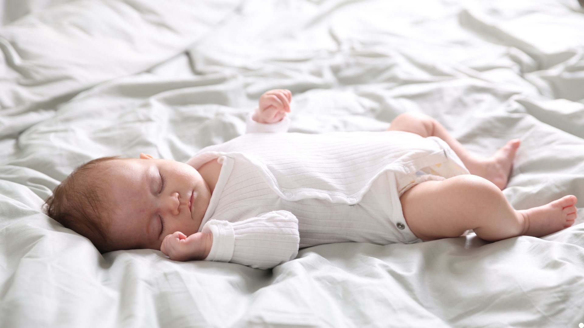 Pourquoi mon bébé se réveille dès que je le pose dans son lit avec Virginie Lozach de Dodo & Co