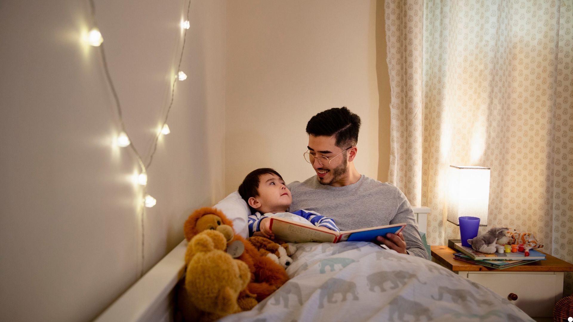 Le rituel du coucher : essentiel pour le sommeil de l’enfant… mais pas miraculeux