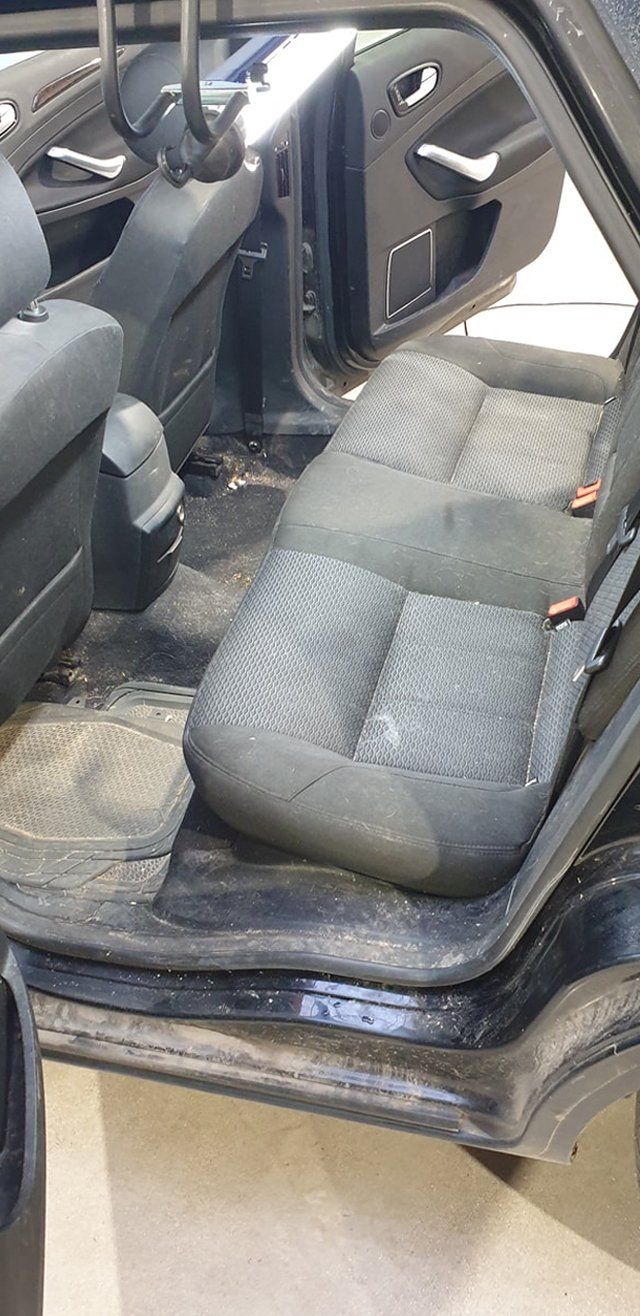 Banquette arrière avant le passage de LAVE+