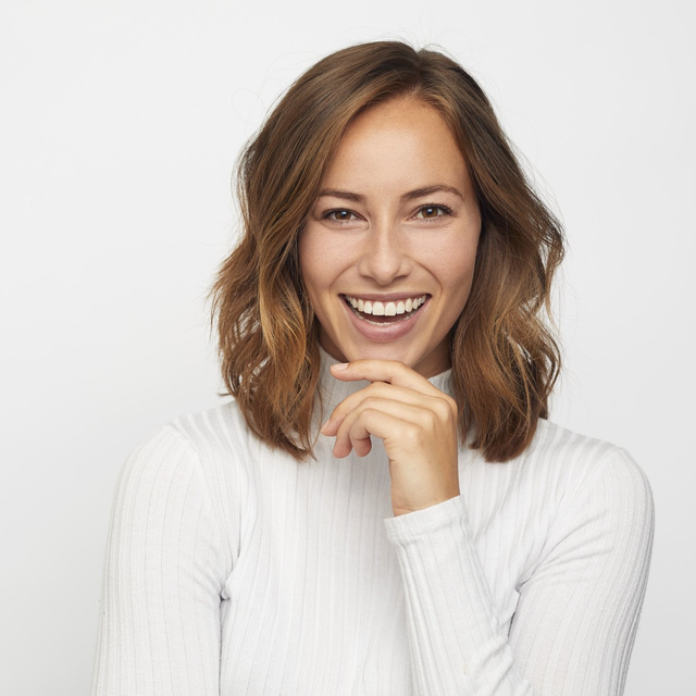 Kieferorthopädie für Erwachsene Schöne Zähne sind in jedem Alter möglich. Ihre Kieferorthopädin nahe Neuss berät.