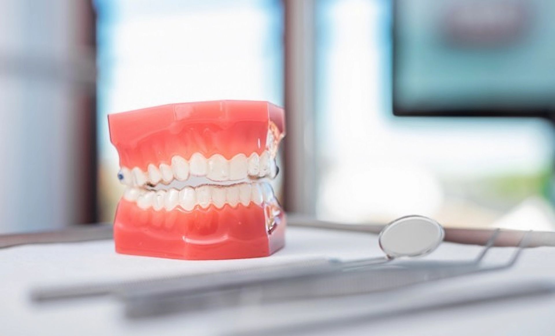 Invisalign®, professionell angewendet vom Kieferorthopäden bei Neuss, ist für nahezu jede Fehlstellung geeignet.