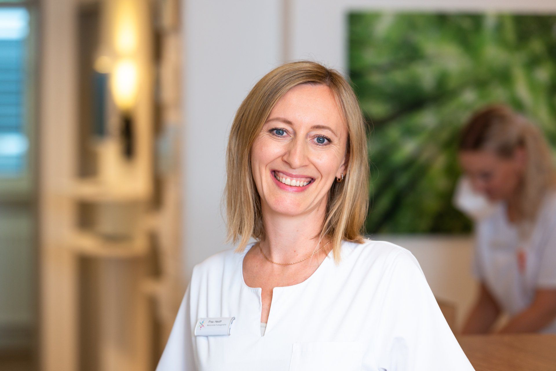 Meine Aufgaben sind Hämatologische Assistenz und Kommunkation. Die Befundmitteilung und Archivierung der hämatologischen und hämostasiologischen Befunde aus dem KiM geht durch meine Hände. Ich bearbeite die Briefe von Dr. Heuerding und bin Ansprechpartner für die Kommunikation mit den Kinderfachärzten im Medicum. Mit mir können Sie auch auf Russisch reden.