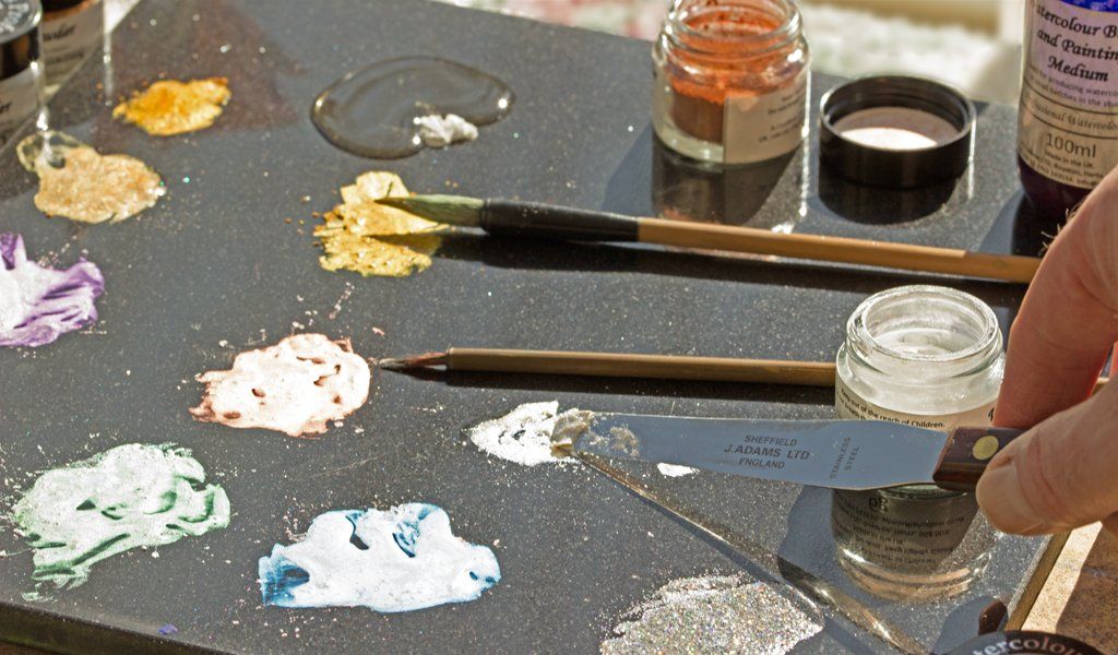Preparing hand-made iridescent and metallic-effect watercolours Making hand-made watercolours using A J Ludlow's Effect Pigment Powders