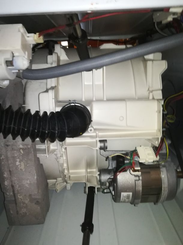 INTERIOR DE UNA LAVADORA