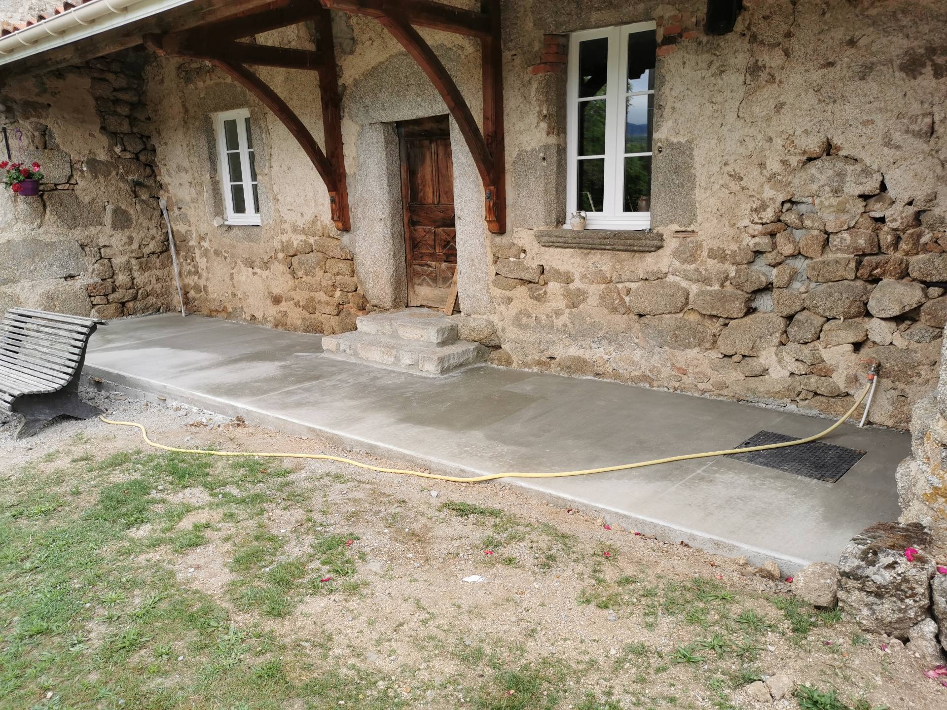 terrasse béton balayé par jacquet maçonnerie