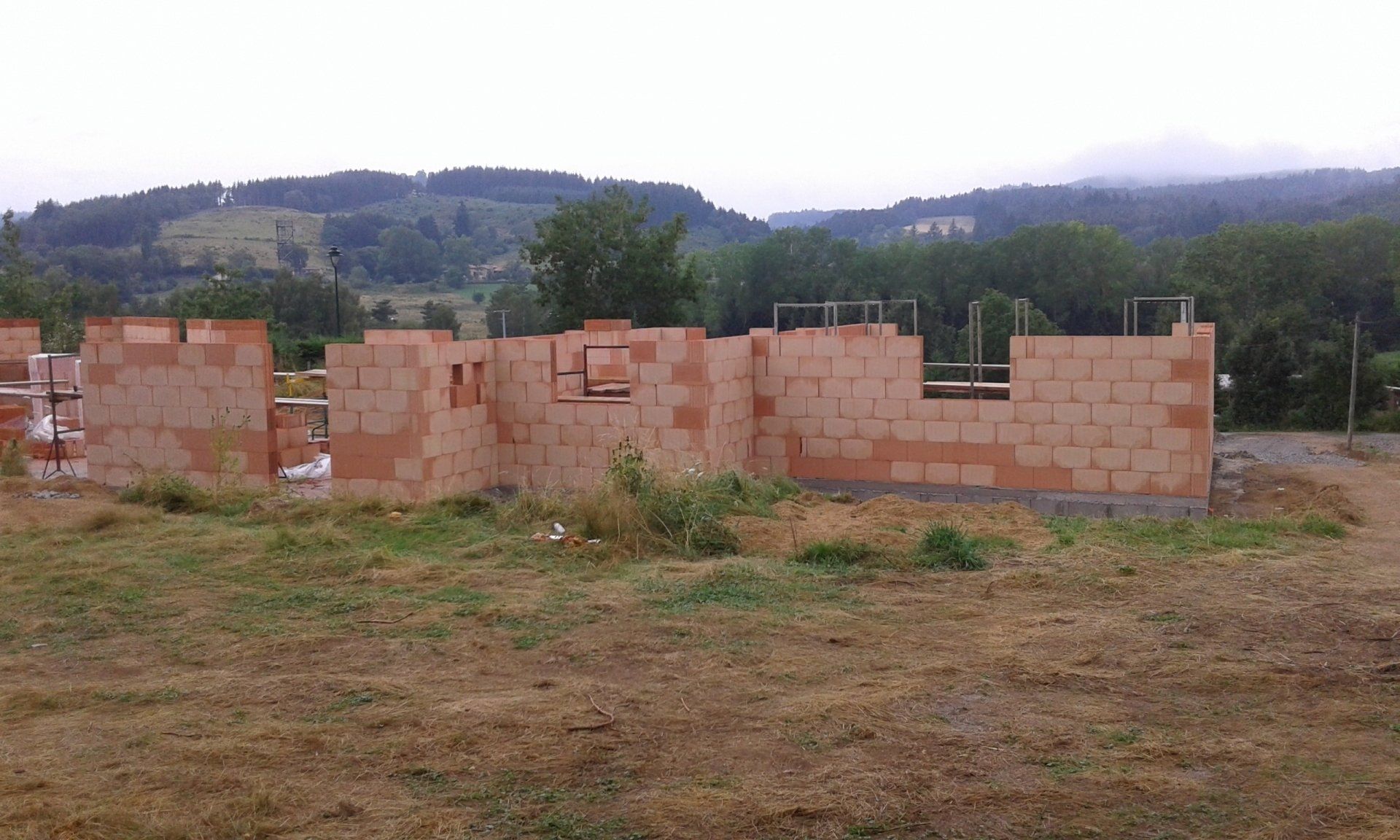 villa en cours de construction par jacquet maçonnerie