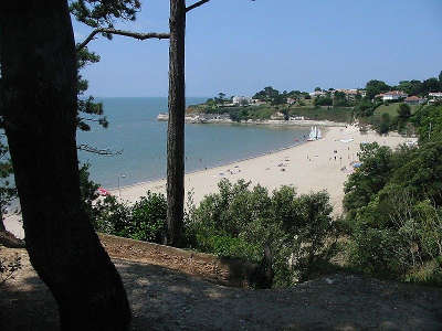 Charente Maritime is marked by dominant sunshine, allowing you to enjoy a wide expanse of beaches that line its coasts.
