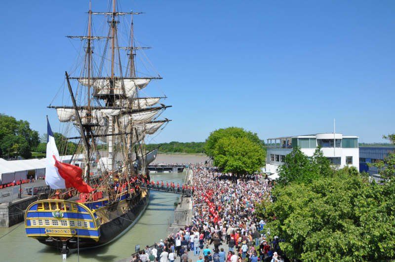 La Charente Maritime dans les terres de La Rochelle avec ses 2 tours et son vieux port à Saintes et ses arènes en passant par Rochefort avec la Corderie Royale, l'arsenal d'où l'Hermione part voguer.