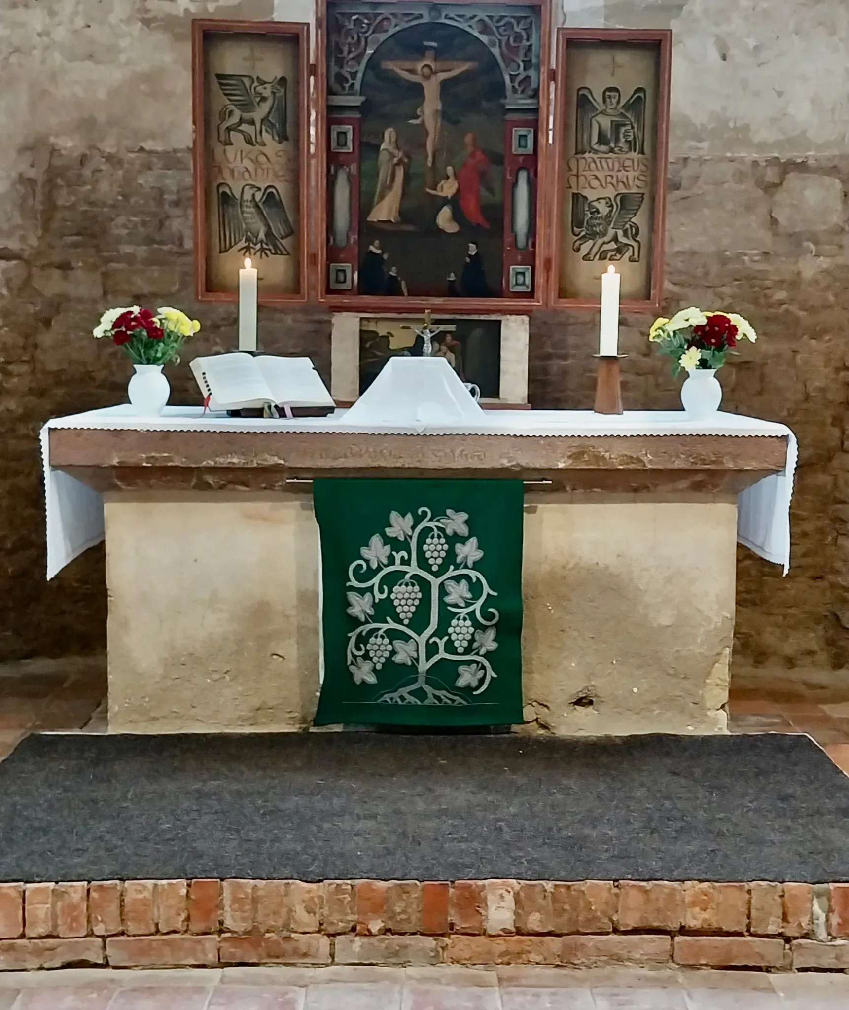 Geschmückter Altar