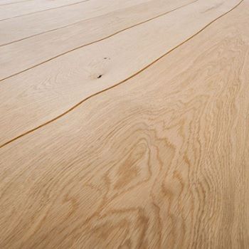 Grain très fin de l'érable sycomore, bois blanc pour meuble laqué