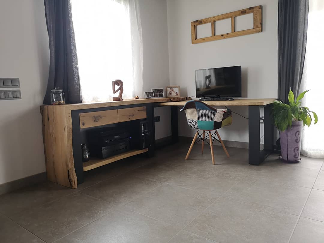 Plateau de bureau en L, bois au style live edge