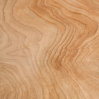 Planche de cèdre, bois léger et durable utilisé dans la construction de meubles extérieurs