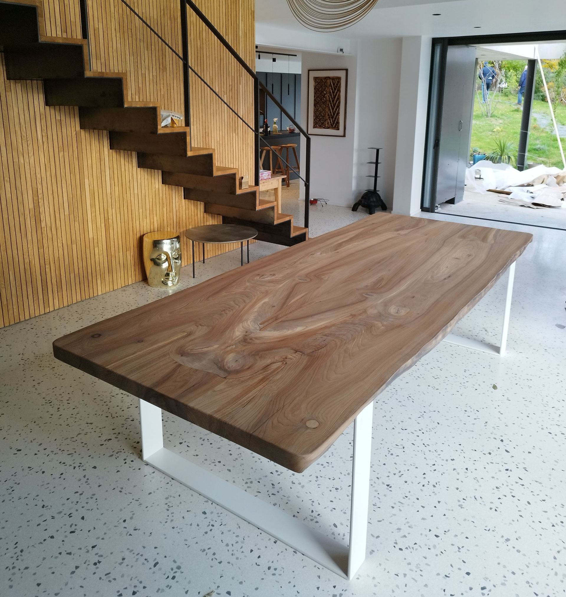 Tables en orme massif sur mesure
