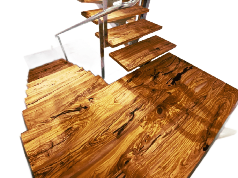 Marches d'escalier en bois d'olivier massif. Résine époxy incorporée.